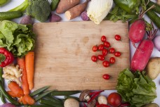 实物图摄影图各种新鲜蔬菜及切菜板