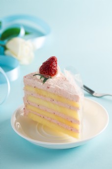 甜点草莓奶油蛋糕实物图摄影图2