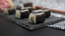 日式料理系列之牛油果沙拉寿司卷4