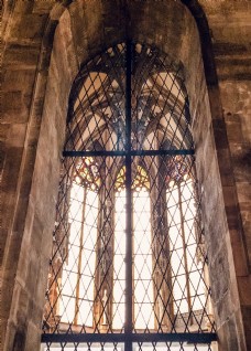 维也纳教堂镂空的窗户