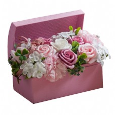 实拍节日礼物粉色花盒